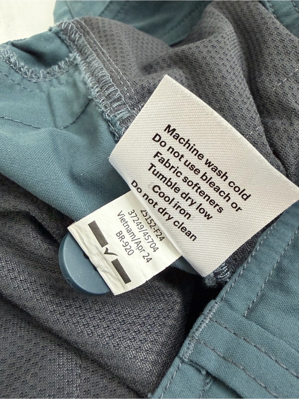 REI Co-op Women's Straight Leg Convertible Cargo Pants in Dark Slate Size 6 - Picture 4 of 7